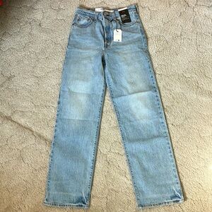 Levi’s Light wash Premium Ribcage Ankle Jean